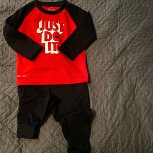 •TWO• Nike outfits 12-18 months
